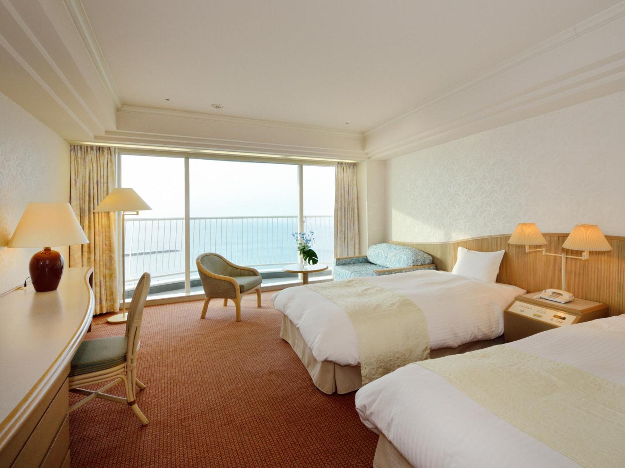 Irago Resort & Convention Hotel Tahara Exteriör bild
